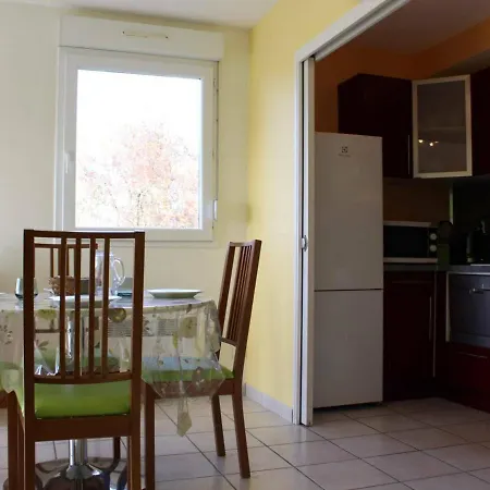 Appartement Jonzac, 3 Pièces, 4 Personnes - Fr-1-246d-7