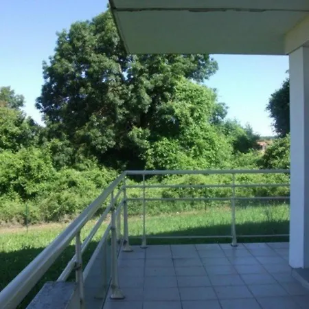 Jonzac, 3 Pièces, 4 Personnes - Fr-1-246d-7 Appartement *